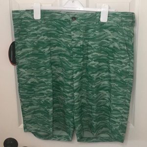Greg Norman Golf Shorts (40) NWT